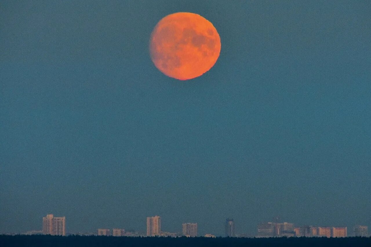 Во сколько сегодня взойдет. Восход Луны. Луна 26 мая 2021. Восход Луны сегодня. Восход Луны 2024.