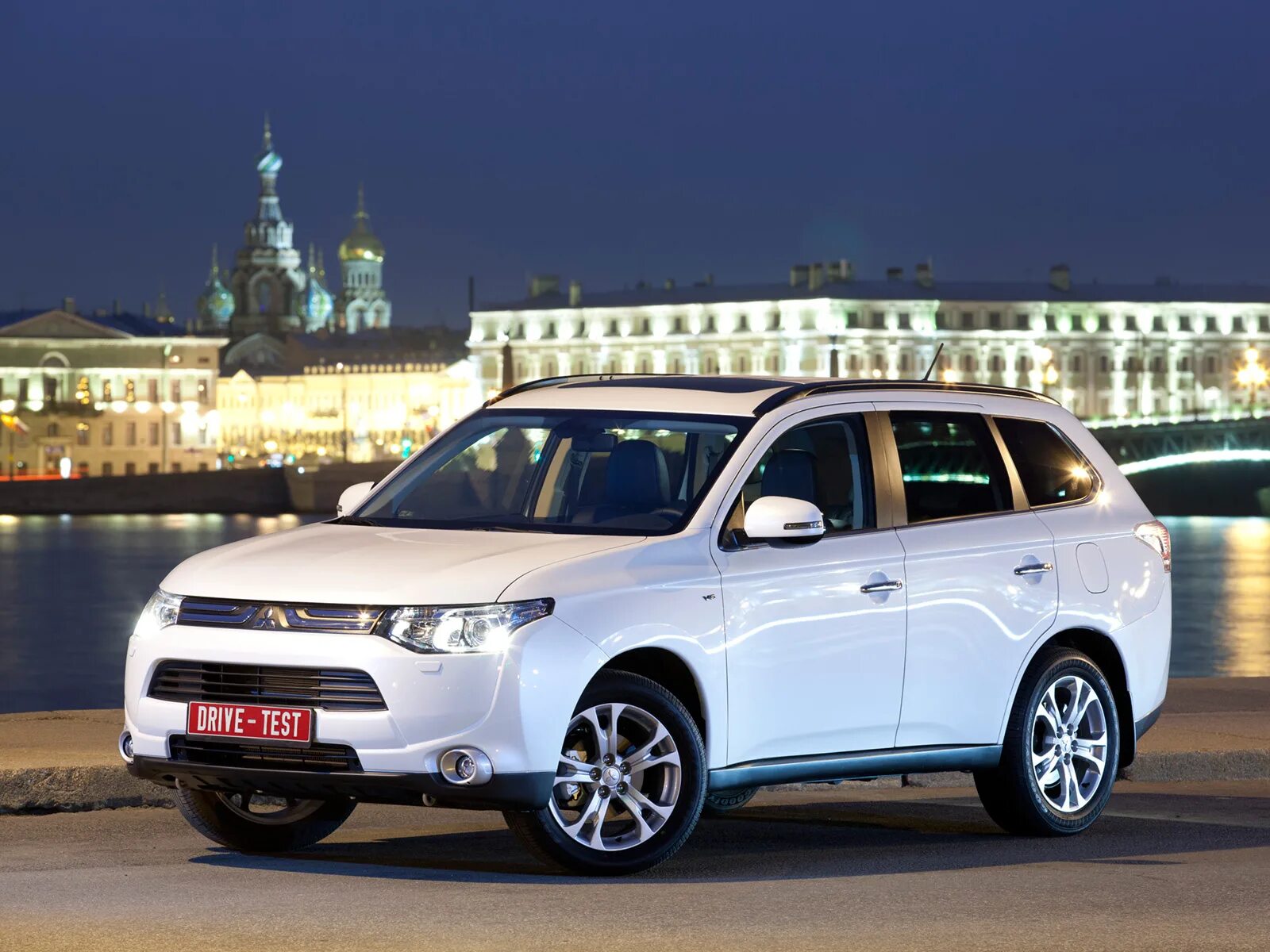 Мицубиси Аутлендер 3. Митсубиси Аутлендер v6. Mitsubishi Outlander 3.0. Митсубиси Outlander 3.