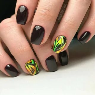 Черный маникюр летом