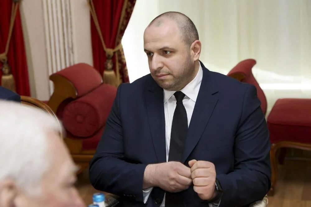 Рустем умеров родители биография. Рустем умеров родители биография