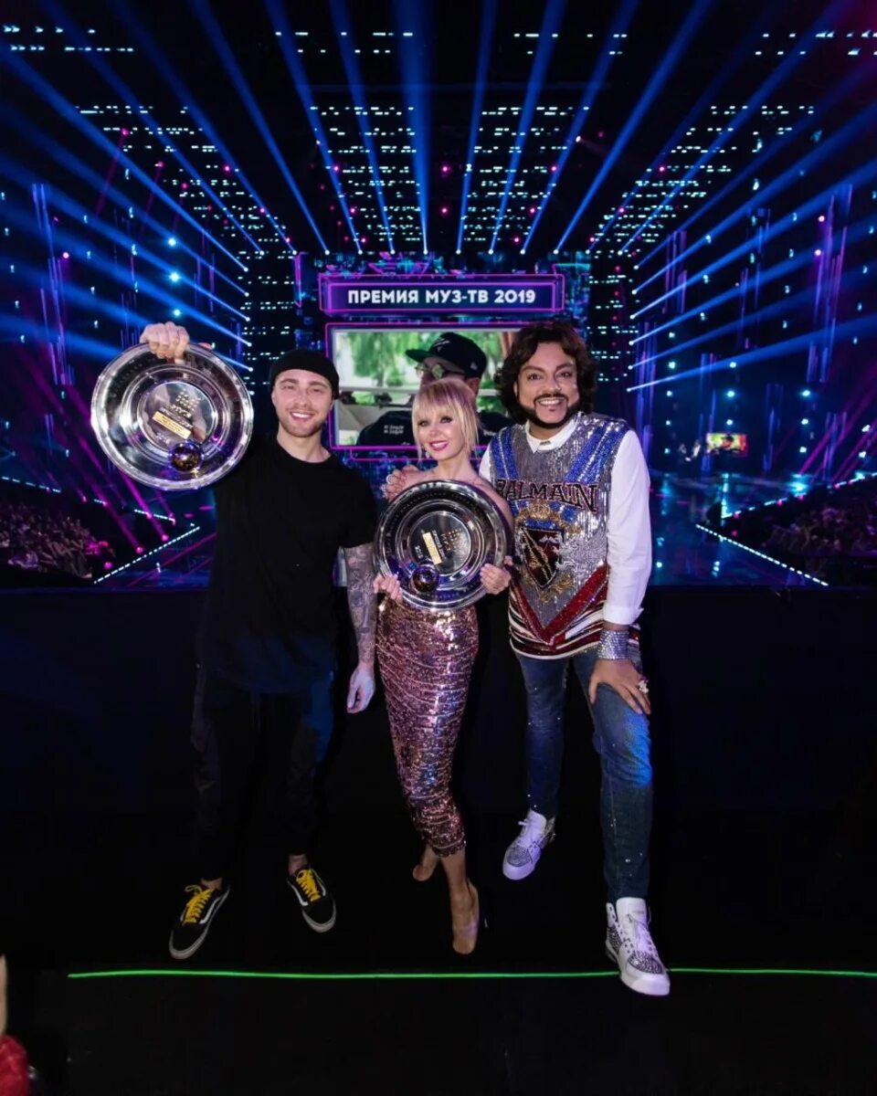 Музыкальная премия 2019. 10. За кулисами муз тв. Жара music awards 2019. Премия муз-тв 2021 арбенина.