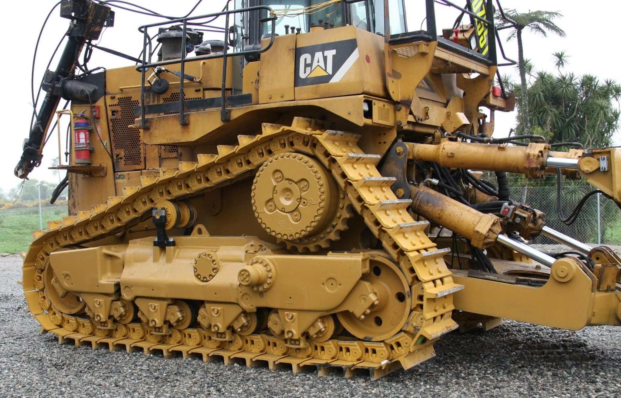 Бульдозер Cat d10t. Caterpillar d10t2. Бульдозер Caterpillar d10. Катерпиллер т 10.