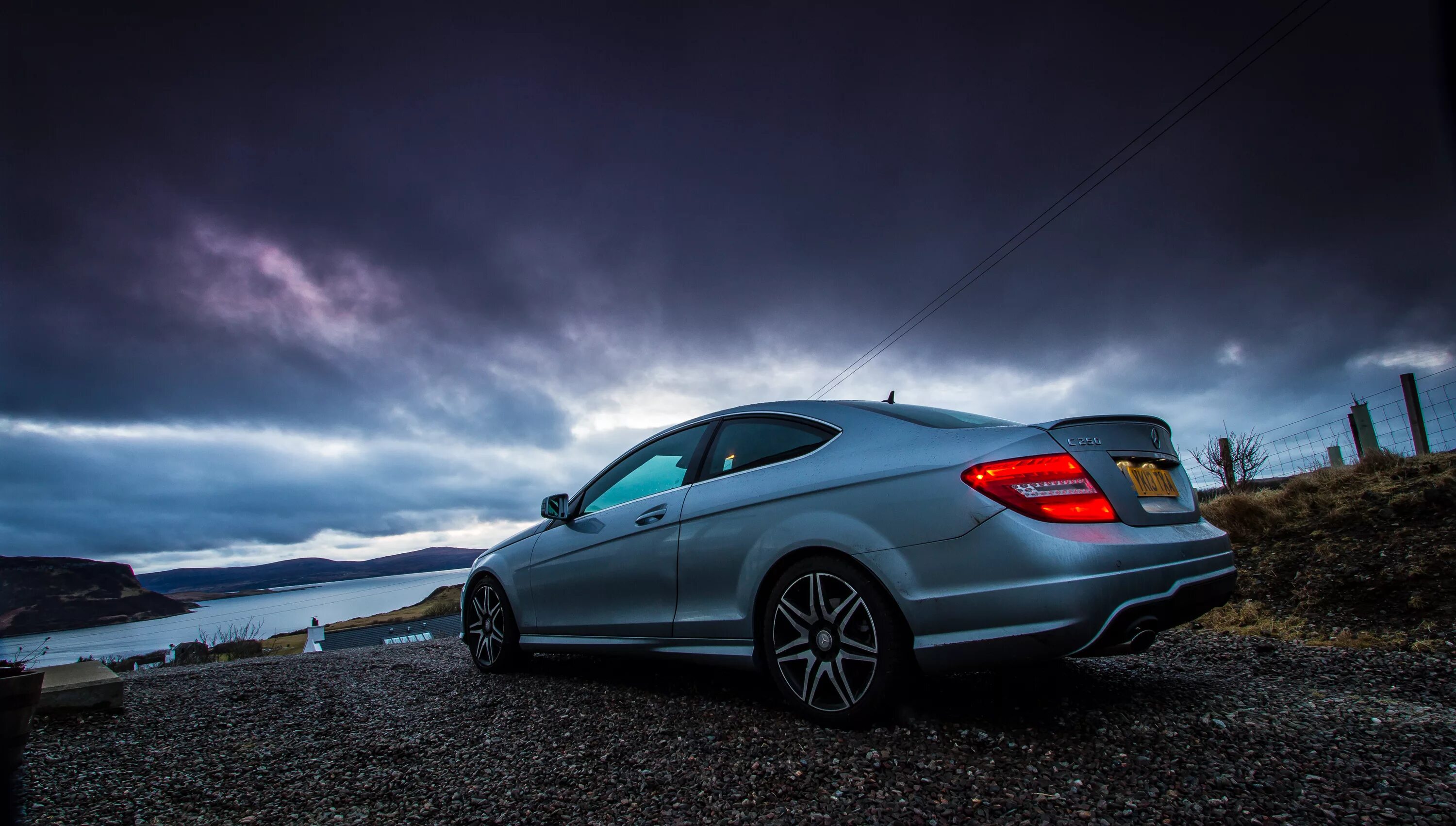 C class field. Mercedes-benz c219. 1920x1080 мерседес s 350d. mercedes amg 1080x2160. mercedes c class coupe ночь.
