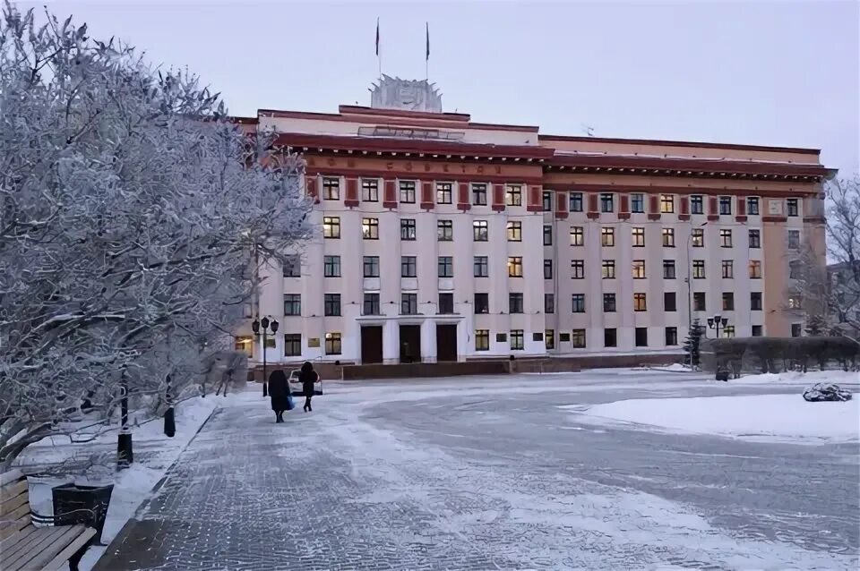 В Тюменской облдуме началось заседание, на котором Александр Моор отчитается о р