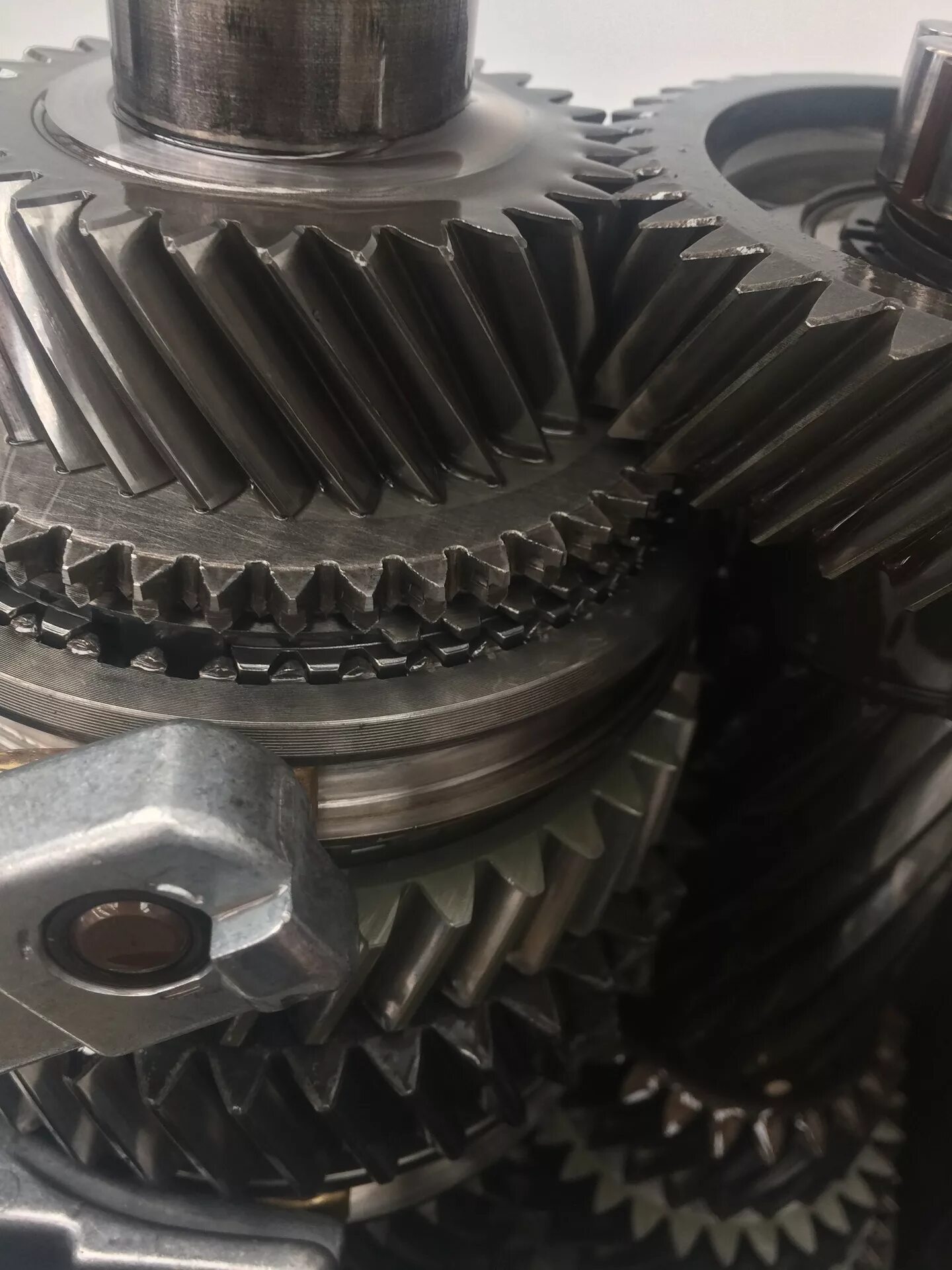 Первичный вал кпп zf. Подшипник шестерни первичного вала zf 16s181. подшипник первичного вала кпп зф 9. шестерня первичного вала кпп зф 16. подшипник торцевой первичного вала кпп зф 16с151.