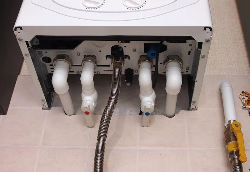 Подключение котла ariston. Котел двухконтурный bs 15 ff ariston. газовый котёл аристон bs ii 24ff. котел аристон 24 квт двухконтурный. котёл газовый двухконтурный настенный аристон 24.
