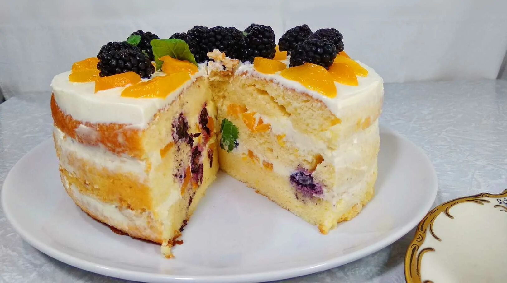 Бисквитный торт. Торт простой. Вкусный бисквитный торт. Бисквит для торта. Легкий крем для бисквита