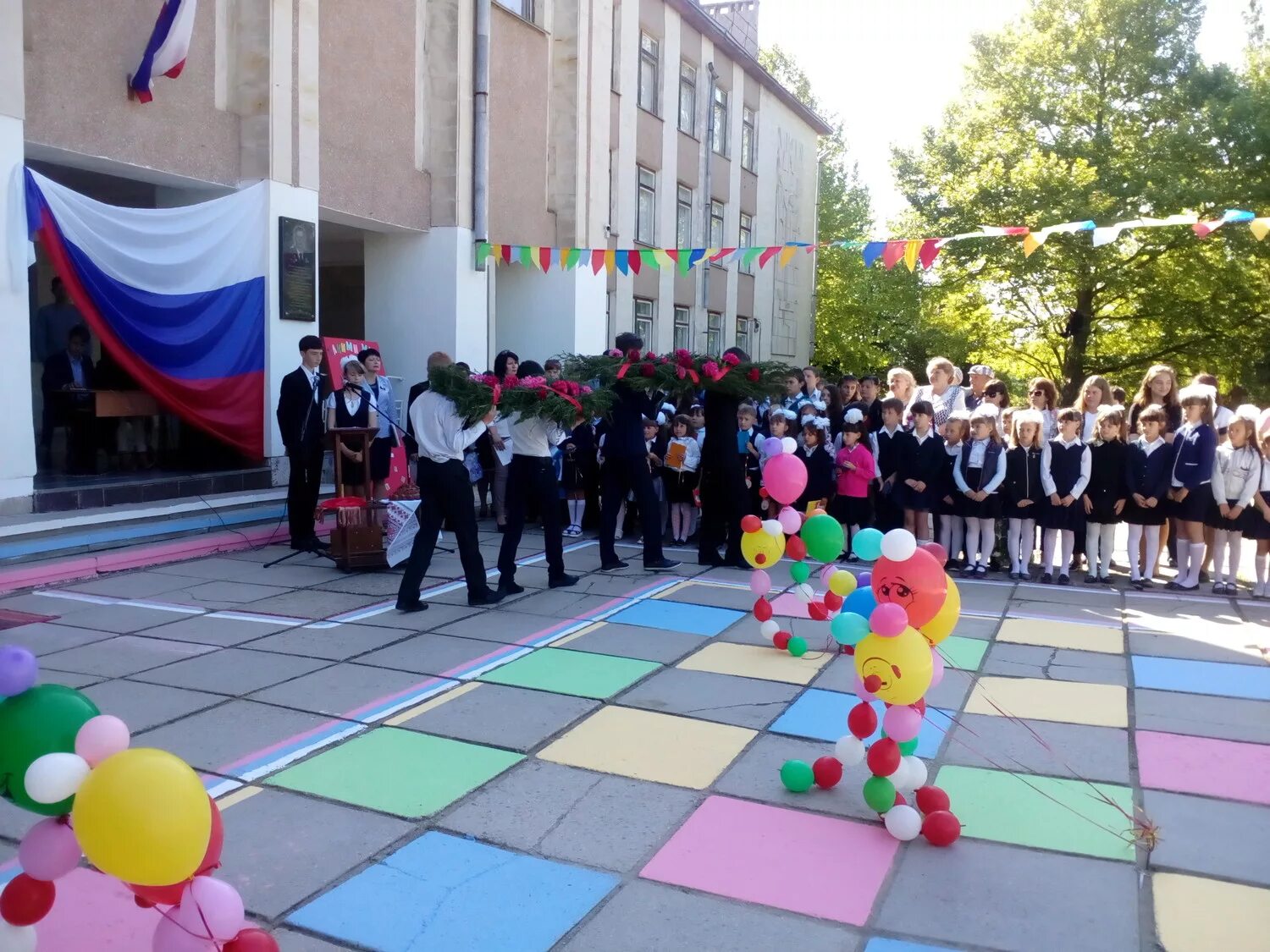 александровская школа украина. александровская школа. александровка жирновский район школа. мбоу александровская сош грачевский район оренбургская область. александровская сош братский район.