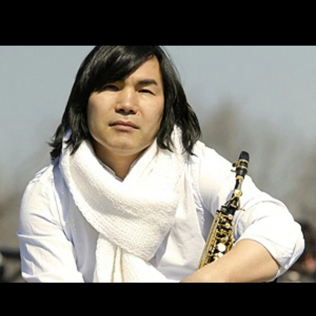 Первый солист а студио батырхан шукенов фото. Шукен батыров. Батырхан шукенов портрет. Батырхан шукенов портрет. Певец батырхан шукенов.