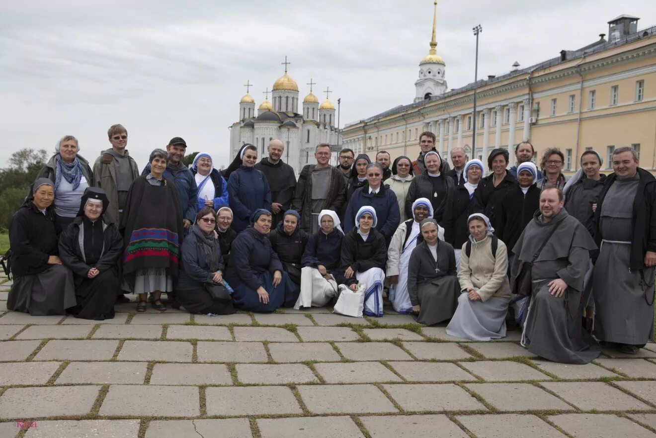 служение в протестантской церкви. религиозные организации. религиозная организация церковь. кафедральный собор архиепархии матери божией в москве. представители конфессий в россии.