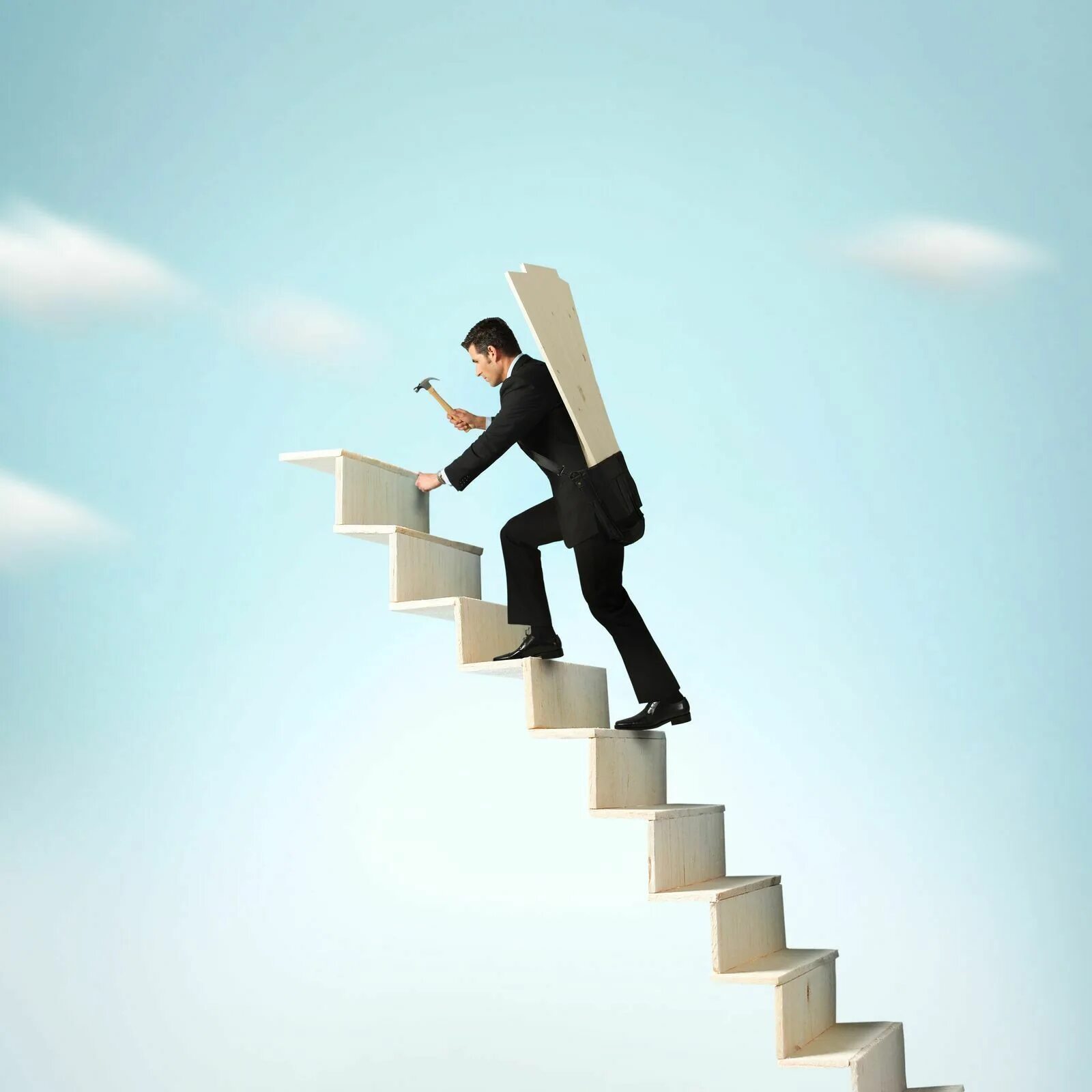 Профессиональная команда. Дружба в коллективе. Стремиться к успеху. Успех в бизнесе. Лидер в коллективе.