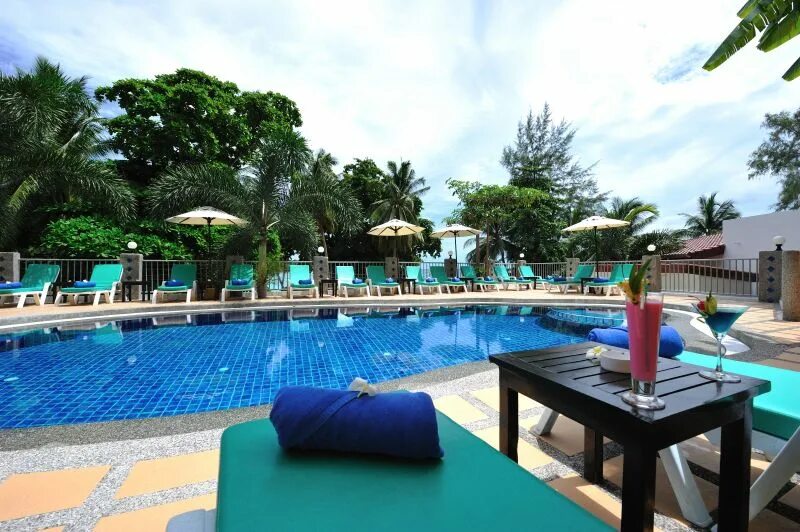 Три транг резорт пхукет. Tri trang. Три транг бич пхукет. Три транг отель. Тайланд три транг.