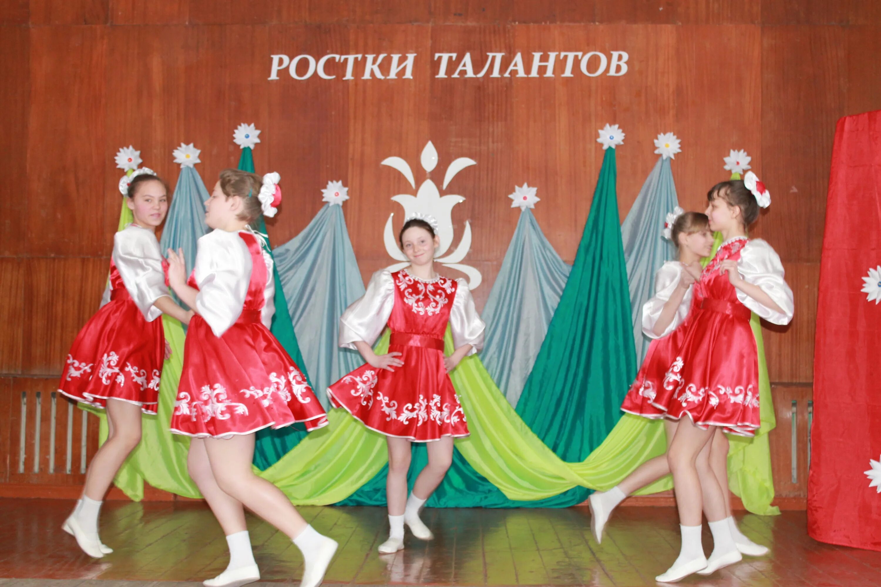 Директор детско юношеского центра. Ребрихинский ДЮЦ. ДЮЦ Алтайское. Детско-юношеский центр. ДШИ Ребриха.