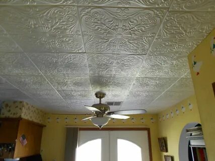 Какие потолки клеить плитку