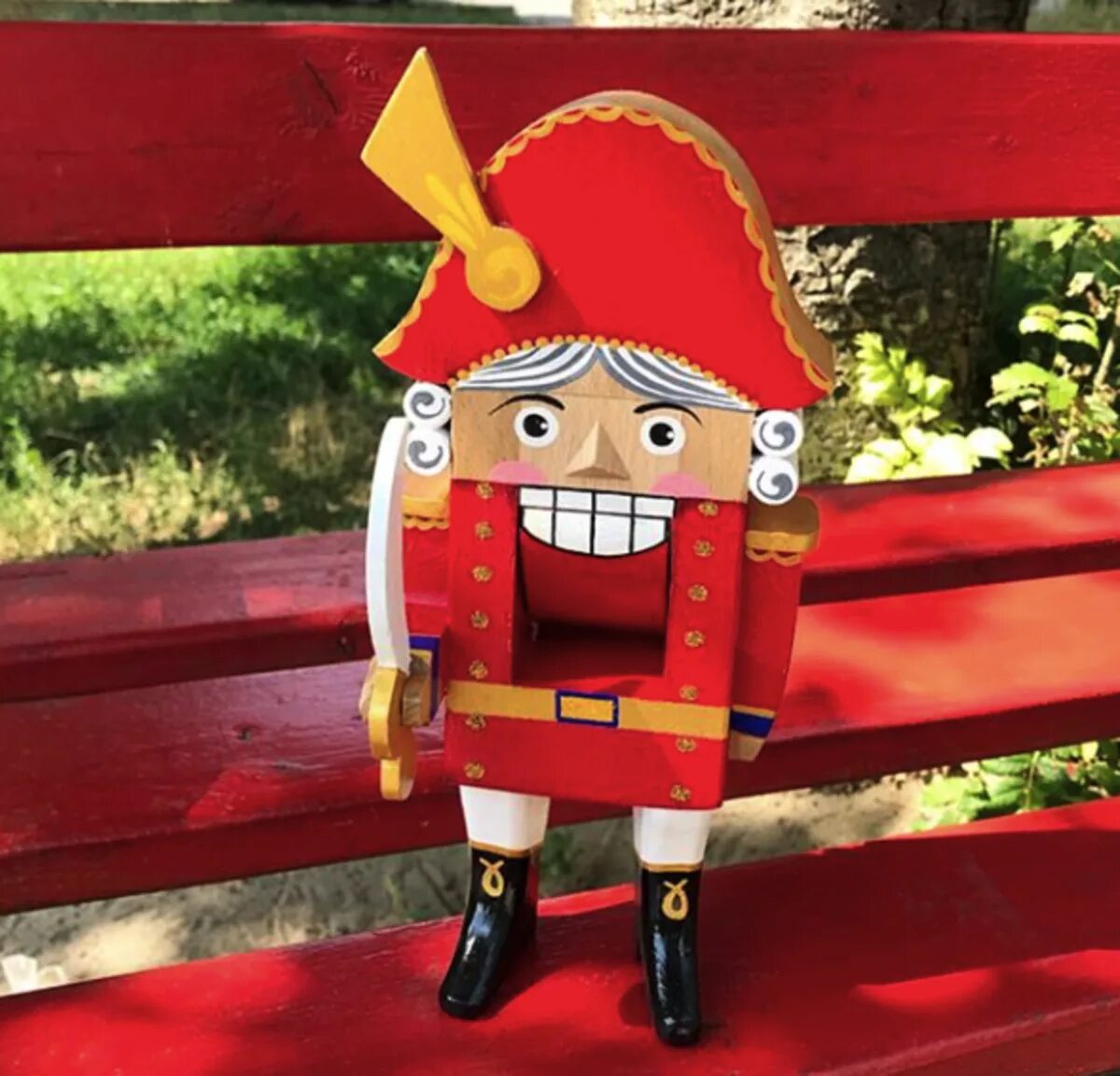 треуголка щелкунчика. голова щелкунчика. франц щелкунчик костюм. щелкунчик костюм руками. шляпа щелкунчика.