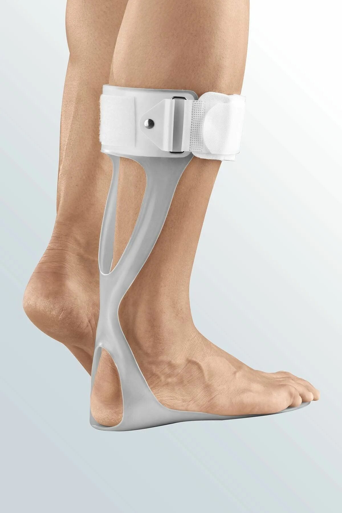 Фиксировать голеностопный сустав. Ортез голеностопный 3.20.3 Push Ortho Ankle foot Orthosis AFO. Динамический ортез-стоподержатель 28u24. Ортез AFO голеностопный сустав. Ортез голеностопный Medi.