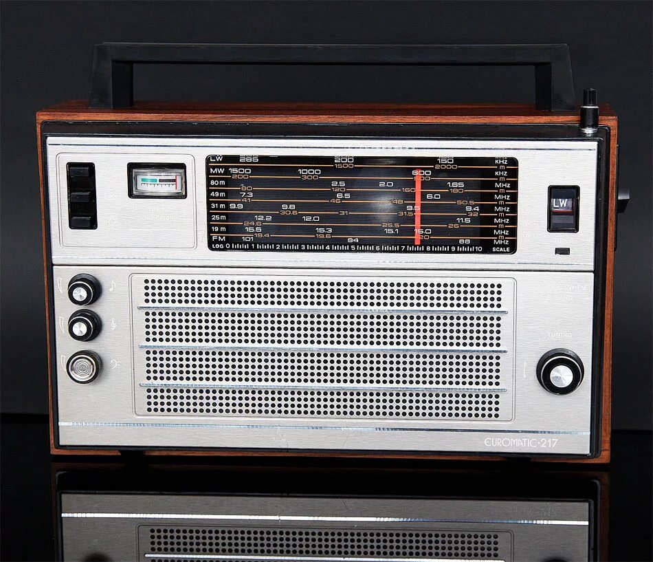 радиола vef ссср. Vef spidola 232. спидола 242. ламповая радиола ригонда. волновой приемник.