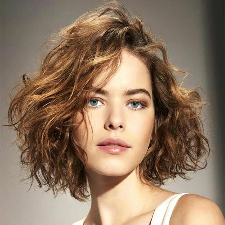 60 Most Delightful Short Wavy Hairstyles for 2025 Natural wavy hair, Haircuts fo