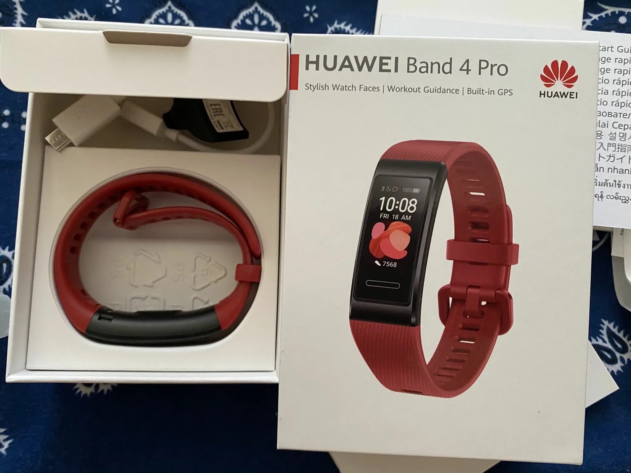 Настроить браслет хуавей. Браслет Хуавей банд 4. Huawei Band 4 Pro Red, красный дракон. Huawei Band 4 Pro. Huawei Band 4 Pro ремешок.