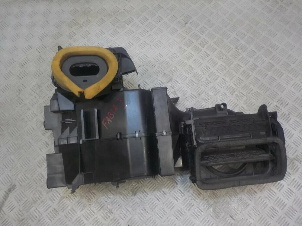 Печка на шкоду фабию. Печка фабия 1. Мотор печки skoda fabia. Заслонка печки шкода фабия 1. Блок вентилятора печки фабия 2.