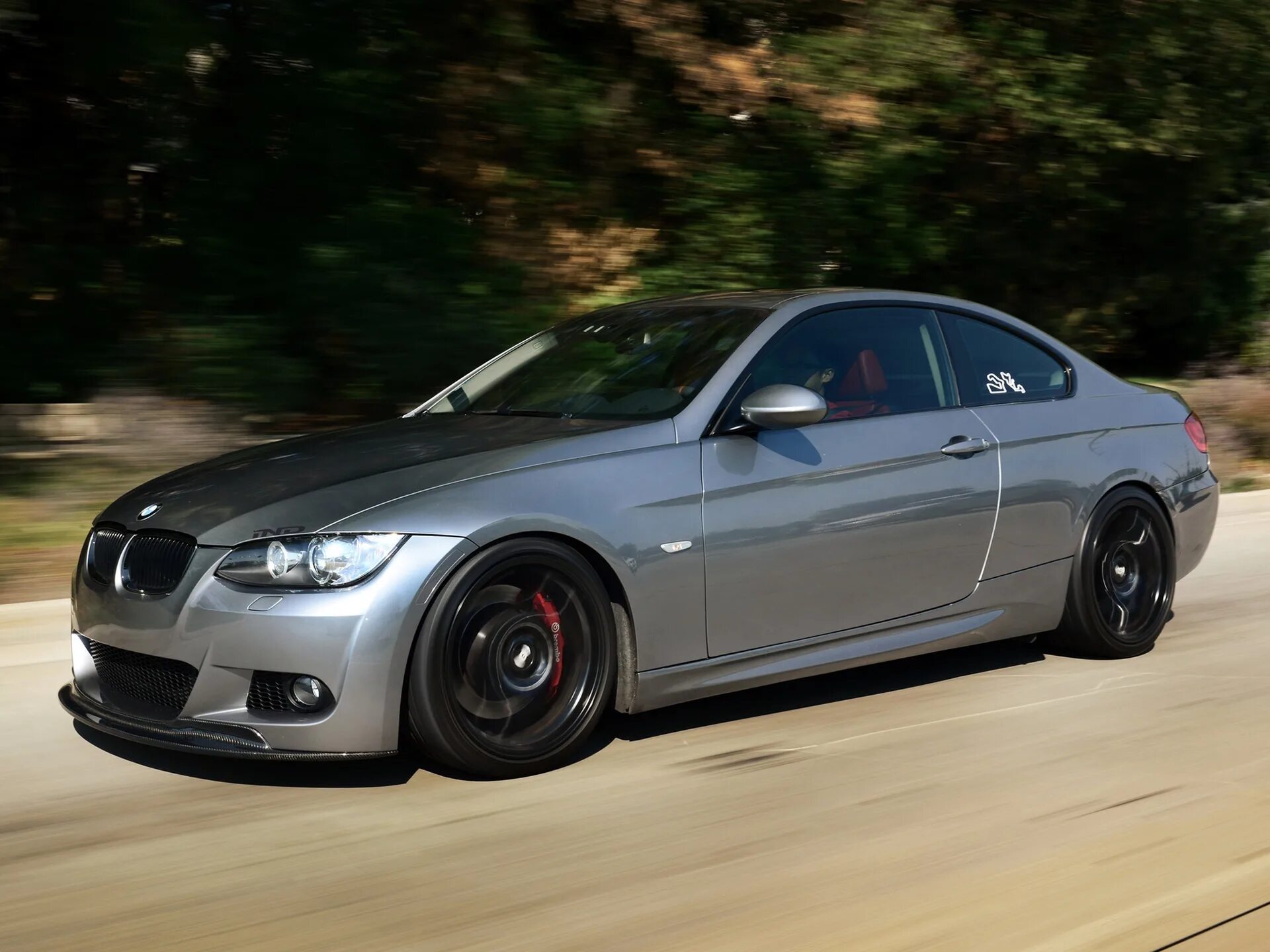 Bmw m3 e92 серебристая. Темно серебристая машина. Серая машина. Бмв 6 серебристая. Серая bmw черные диски.