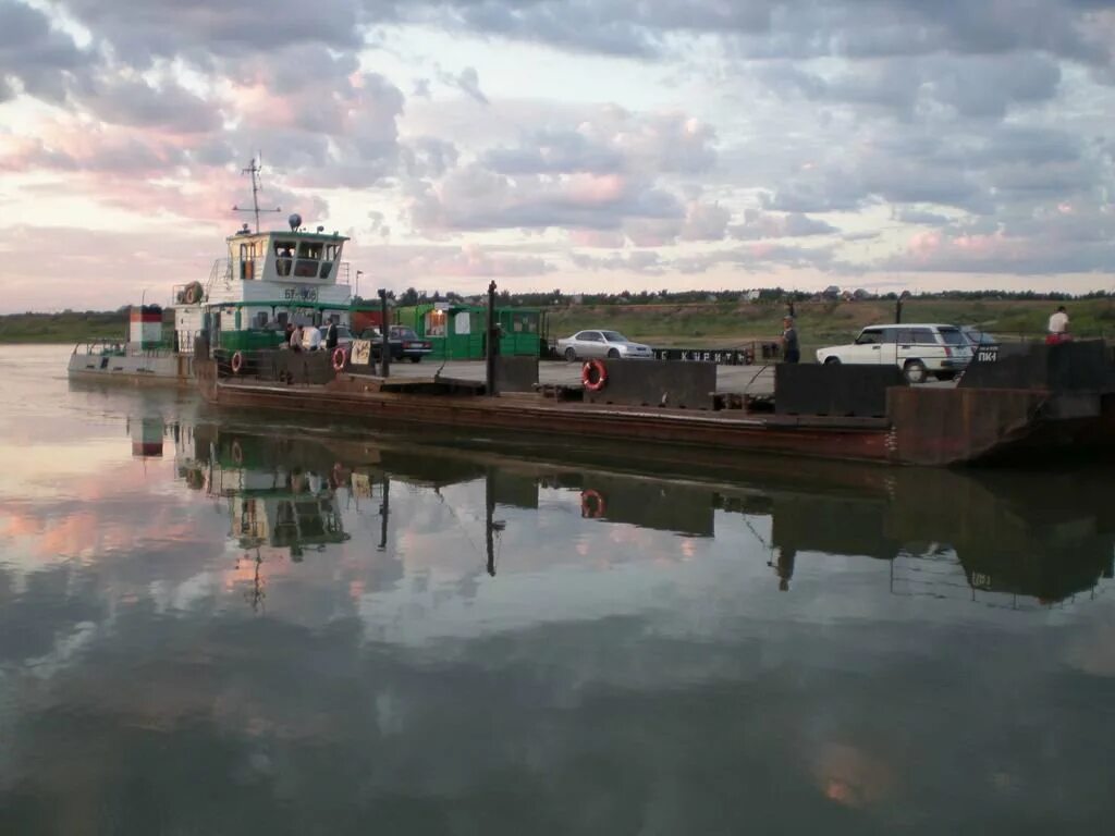 Паром добавить. Мышкин паромный причал. Теплоход великий устюг. Паром добавить. Паром во франции.