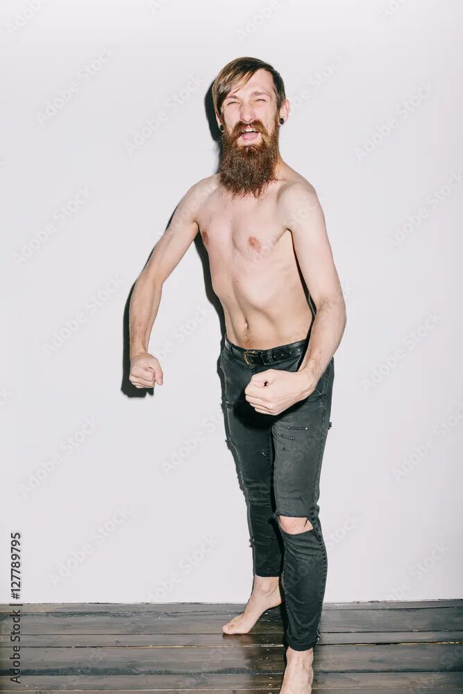 Тощий мужичонка. Худой мужчина. Худой парень. Тощий мужичонка. Тощий мужичонка.