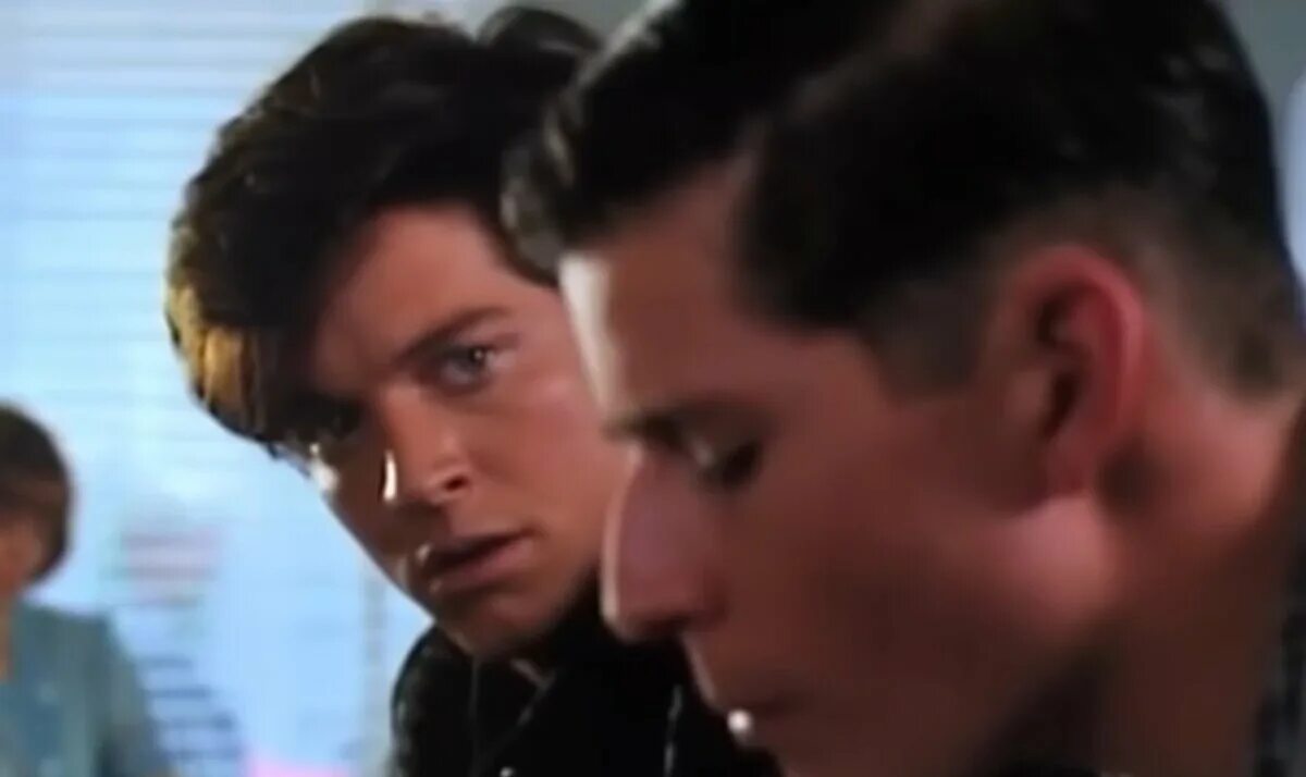 Кейт бекинсейл другой мир. Эрик штольц в роли марти макфлая. Эрик штольц и майкл джей фокс. Светлана смирнова-марцинкевич расплата. Another actor.