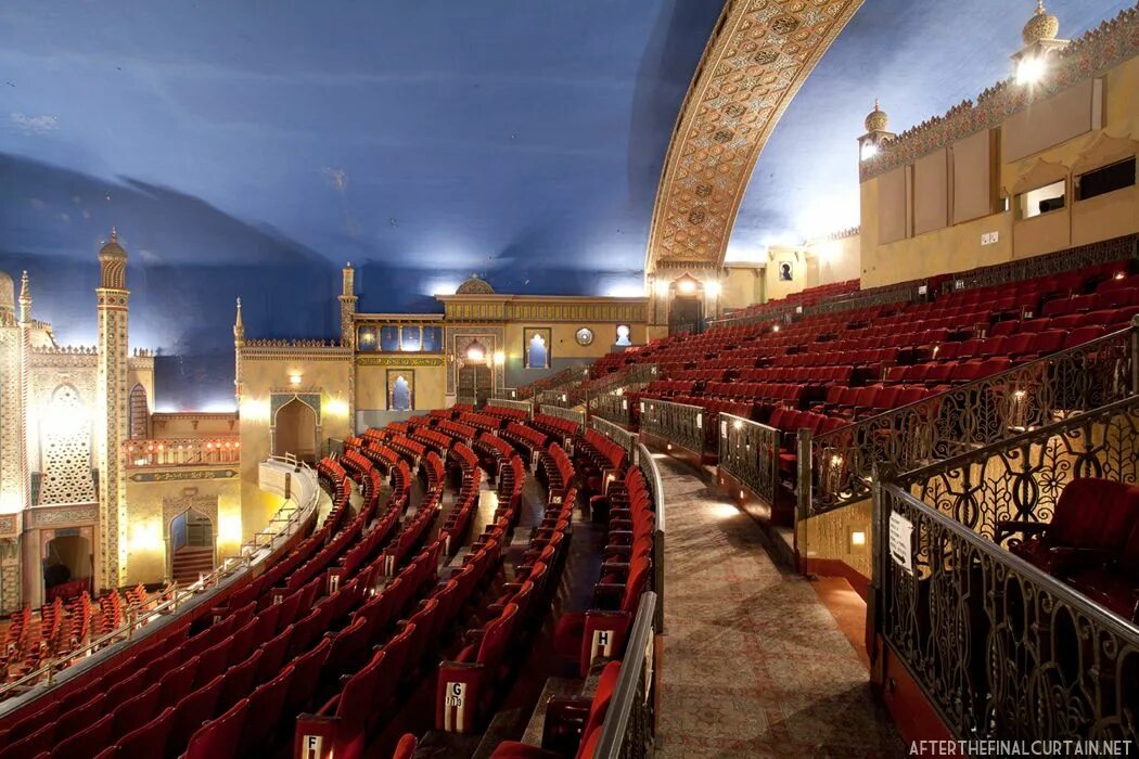 Театр Фокс в Атланте. Опера Палас. Красный дворец оперы. Опера Палас красный зал.
