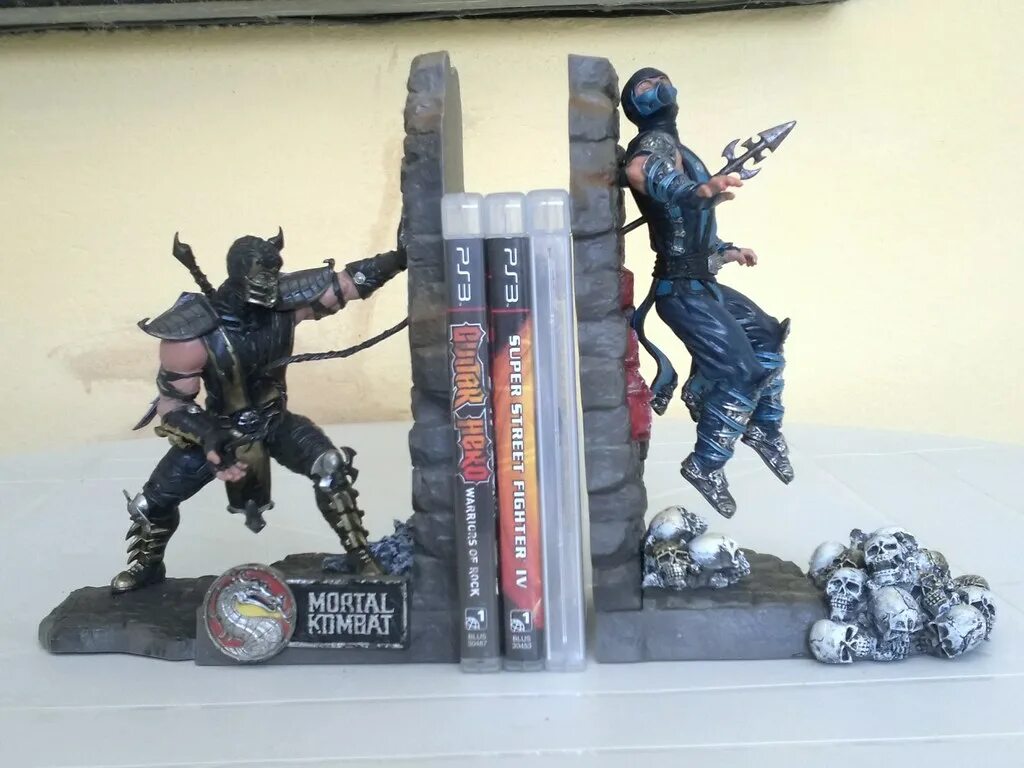 Коллектор мортал комбат. Коллекционка мортал комбат. Фигурка Mortal Kombat Collectors Edition ps3. Mortal Kombat 9 Collector's Edition. Мортал комбат 9 коллекционное издание.