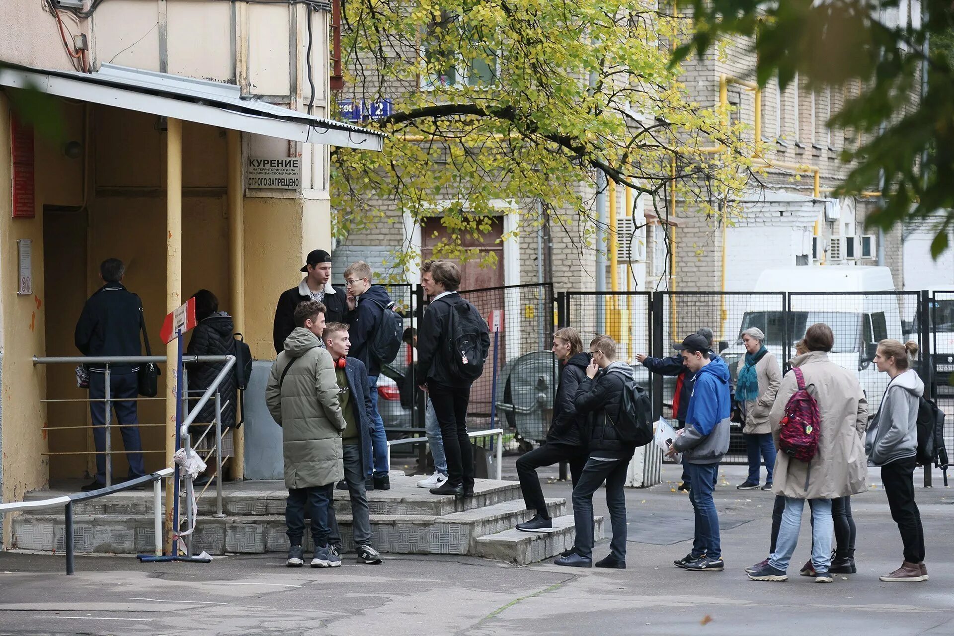 Очереди мобилизованных. Очереди в российских военкоматах. очередь в военкомат. очереди в военкоматы в россии. военкомат бутырского района.