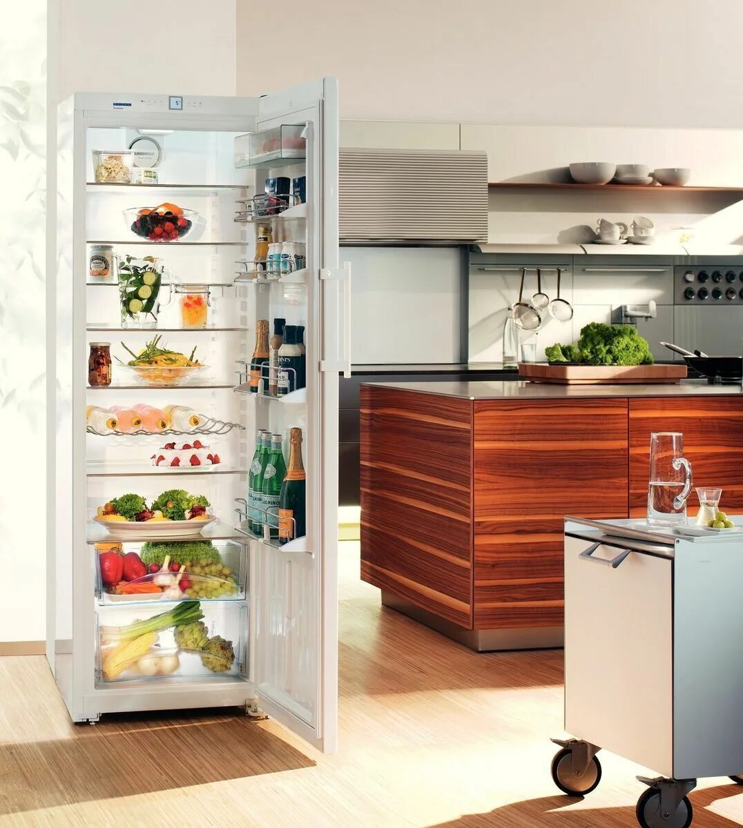Кухня без холодильника. Холодильник Liebherr k 4270. Холодильник Либхер 185 см. Liebherr k 4270. Либхер холодильник 4210.
