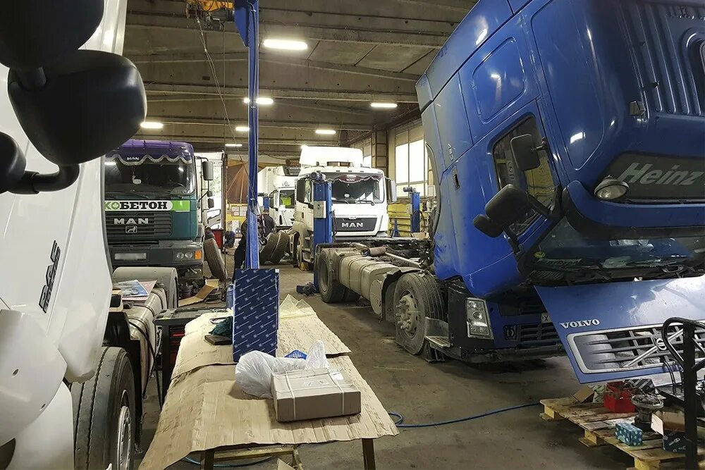 Атп отзывы водителей. Грузовой автосервис. Автосервис грузовых автомобилей. СТО грузовых авто. Грузовик сервис.