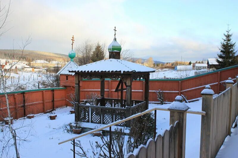 Тарасково мужской монастырь. Свято-Троицкий монастырь Тарасково. Тарасково Свердловская область монастырь. Свято-Троицкий мужской монастырь Тарасково источник. Тарасково монастырь сайт