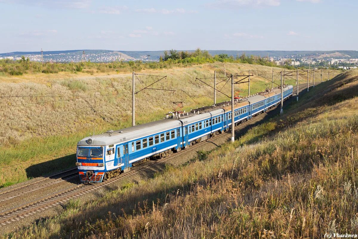 Железнодорожные пути поволжья. Приволжская дорога ржд. Омск железная дорога солнечная. Приволжская жд дорога. Приволжская жд саратовская область.