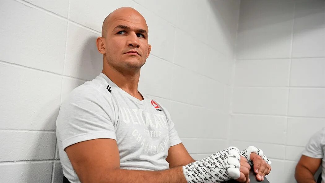 Ман сантос. Джуниор дос сантос. джуниор дос сантос вес. junior dos santos ufc. жена джуниора дос сантоса.