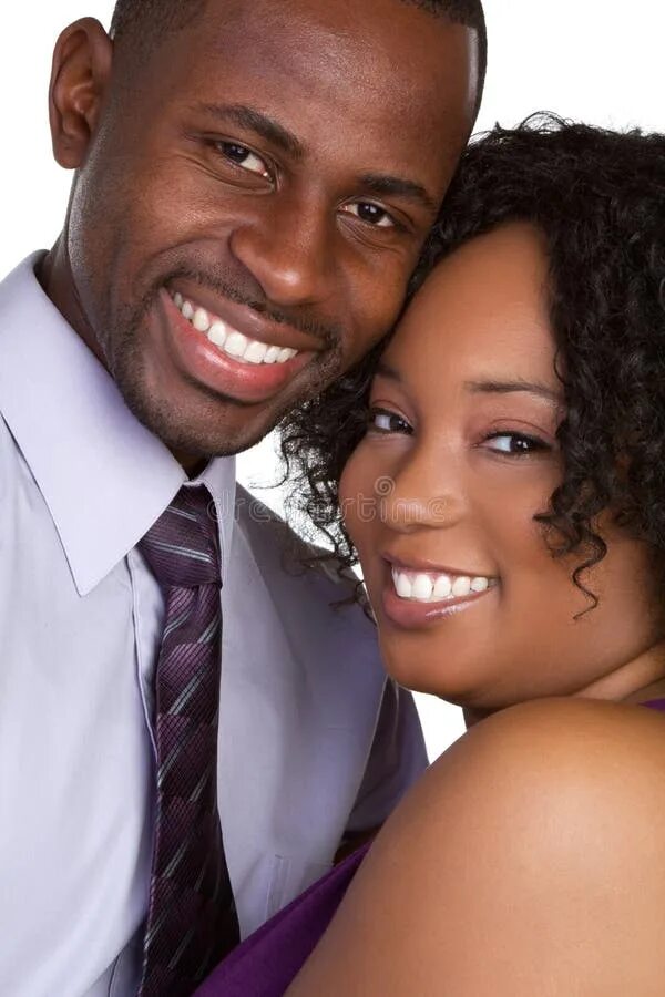 Пары афроамериканцев. Счастливая пара с темнокожим. Влюбленная пара афроамериканцы. Известная пара афроамериканка и.