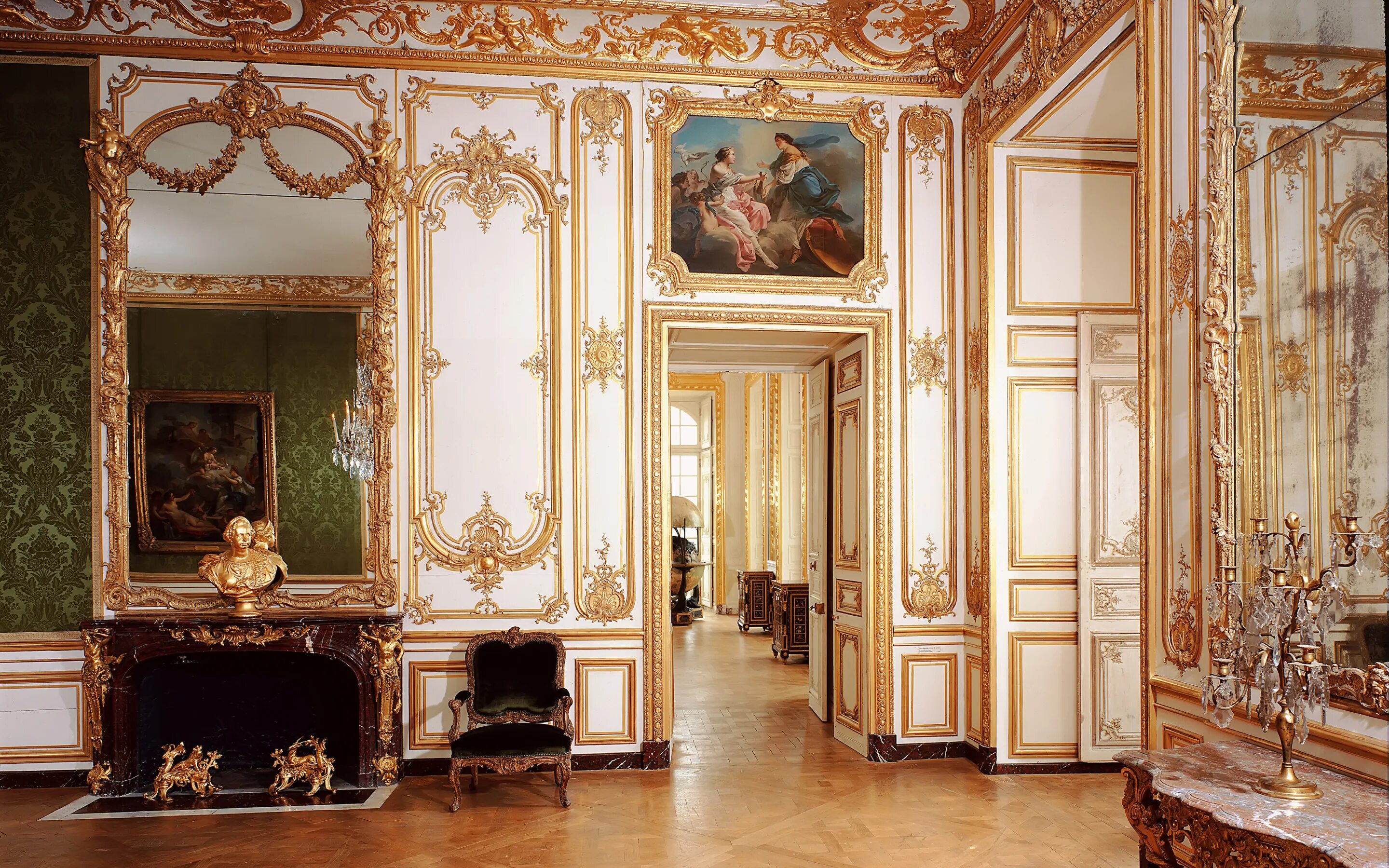 Версаль интерьер. Версальский дворец рококо. Версальский дворец Версаль стиль Барокко. Барокко интерьеры Версальского дворца. Версальский дворец интерьеры рококо.