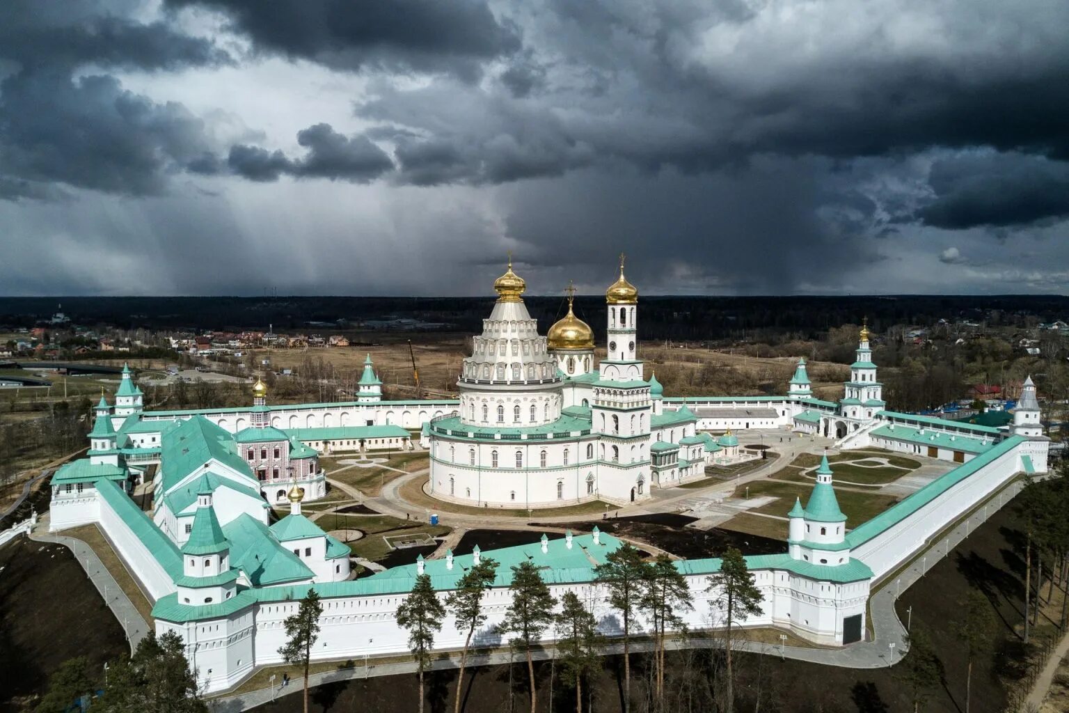 Воскресенский мужской монастырь истра. Воскресенский Новоиерусалимский монастырь Истра. Новый Иерусалим (Воскресенский Ново-Иерусалимский монастырь). Истра новый Иерусалим монастырь. Воскресенский Новоиерусалимский мужской ставропигиальный монастырь.