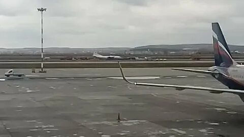 Самолет кольцово сел