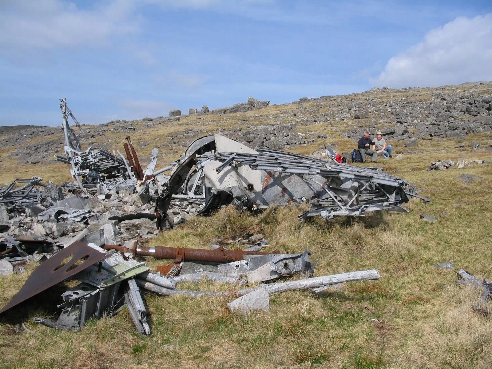 Развалины самолетов США. Finding ww2 crashed aircraft. Crash site