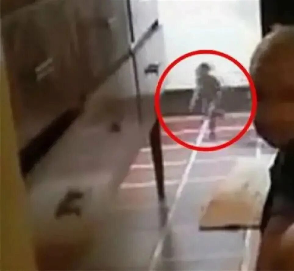 Ghost of guilt-ridden nanny' pictured at window of B&B in Thame, Oxfordshire Dai