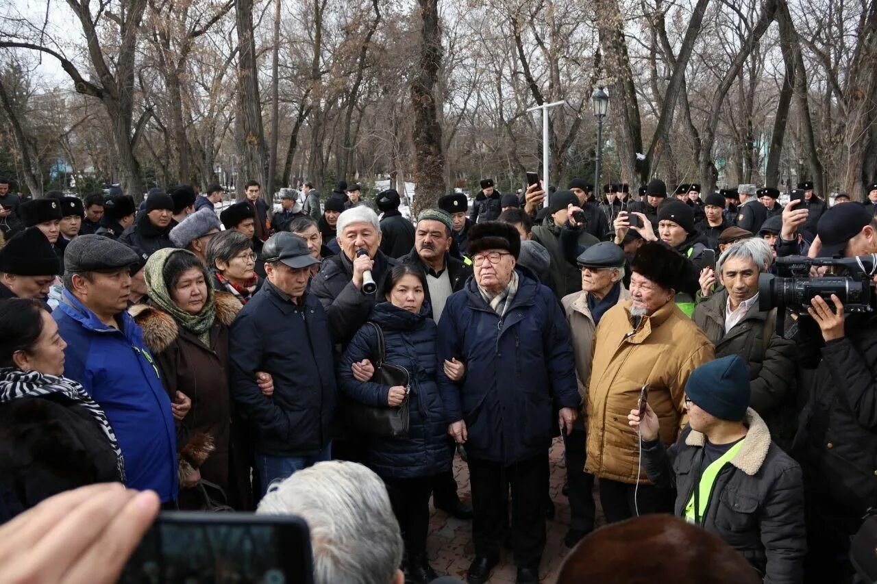 Алматы митинг. События в протесты в Каракалпакстане. Митинг в Алматы сегодня. Новости Алматы сегодня последние свежие события. Митинг в алматы