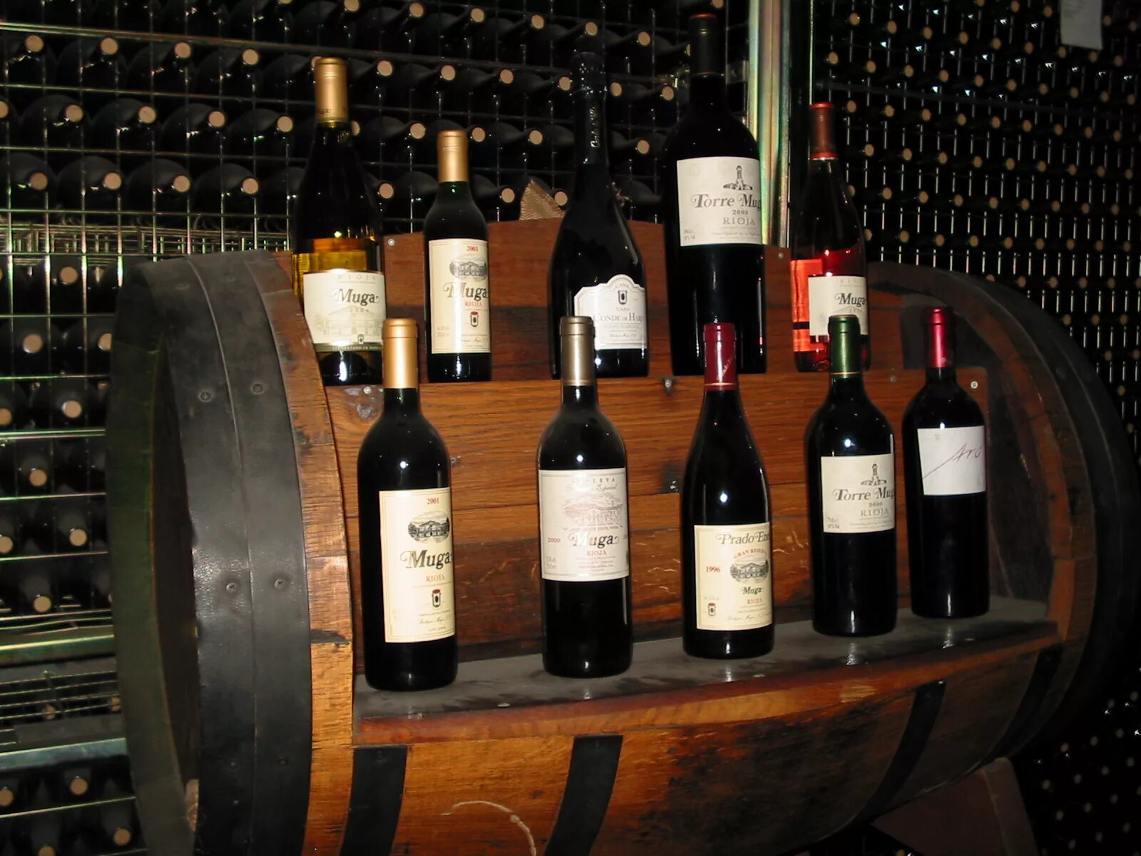 Цена самого дорогого вина. Марчело вино Риоха. Винный погреб в Испании ла Риоха. Дорогое вино. Самая дорогая бутылка вина в мире.