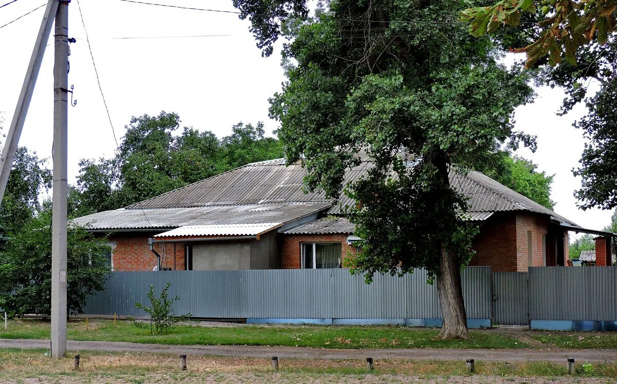 Шведская армия полтавская битва. Могила дом. Полтава братская могила. Братская могила русских воинов павших в полтавской битве. Полтавская битва 1709.