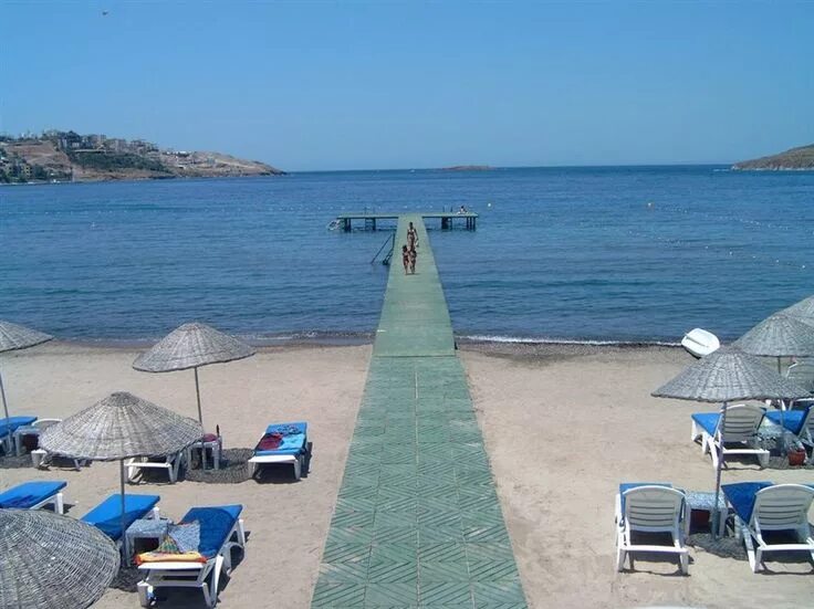 Пляжи бодрума отзывы. Пляж ялыкавак. Bodrum турция. Пляж гюмбет бодрум. Бодрум центральный пляж.