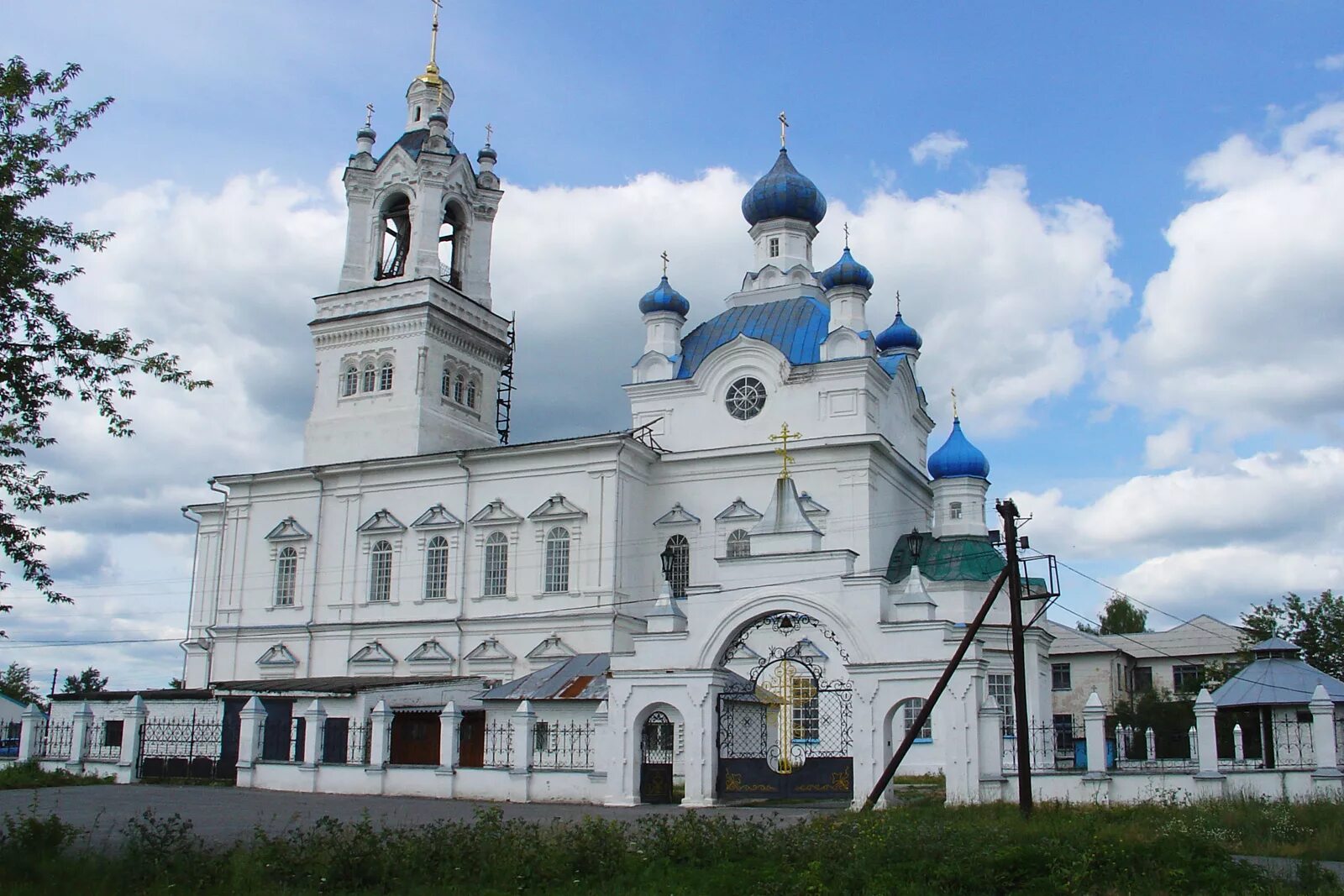 Сайт г камышлов. Камышлов храм Покрова Пресвятой Богородицы. Храм в Камышлове Свердловской области.