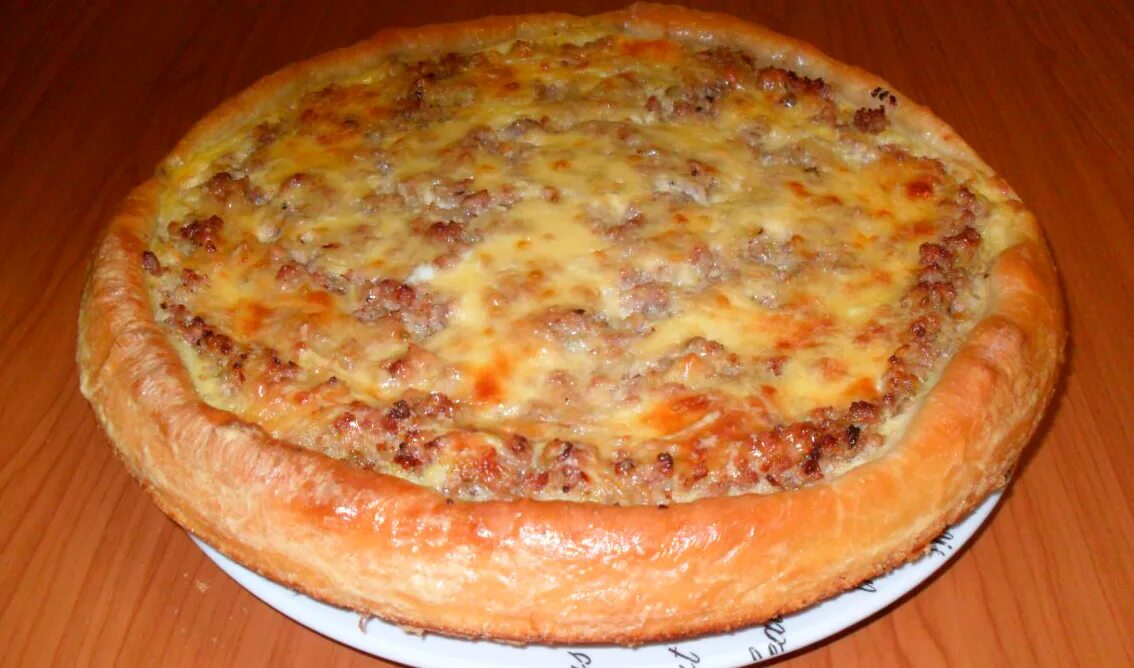 Пирог с сырым фаршем в духовке. Открытый пирог с капустой и яйцом. Пирог с сырым фаршем в духовке. Картофельный пирог с фаршем. Пирог с фаршем и картошкой в духовке.