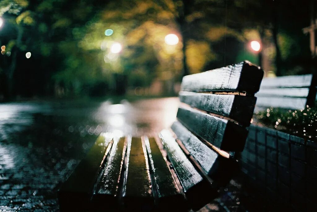 Silent rain. Breeze Kaze фотограф. Шины в городе фотохудожник. Bench in Rain Photography. Bench Night behind.