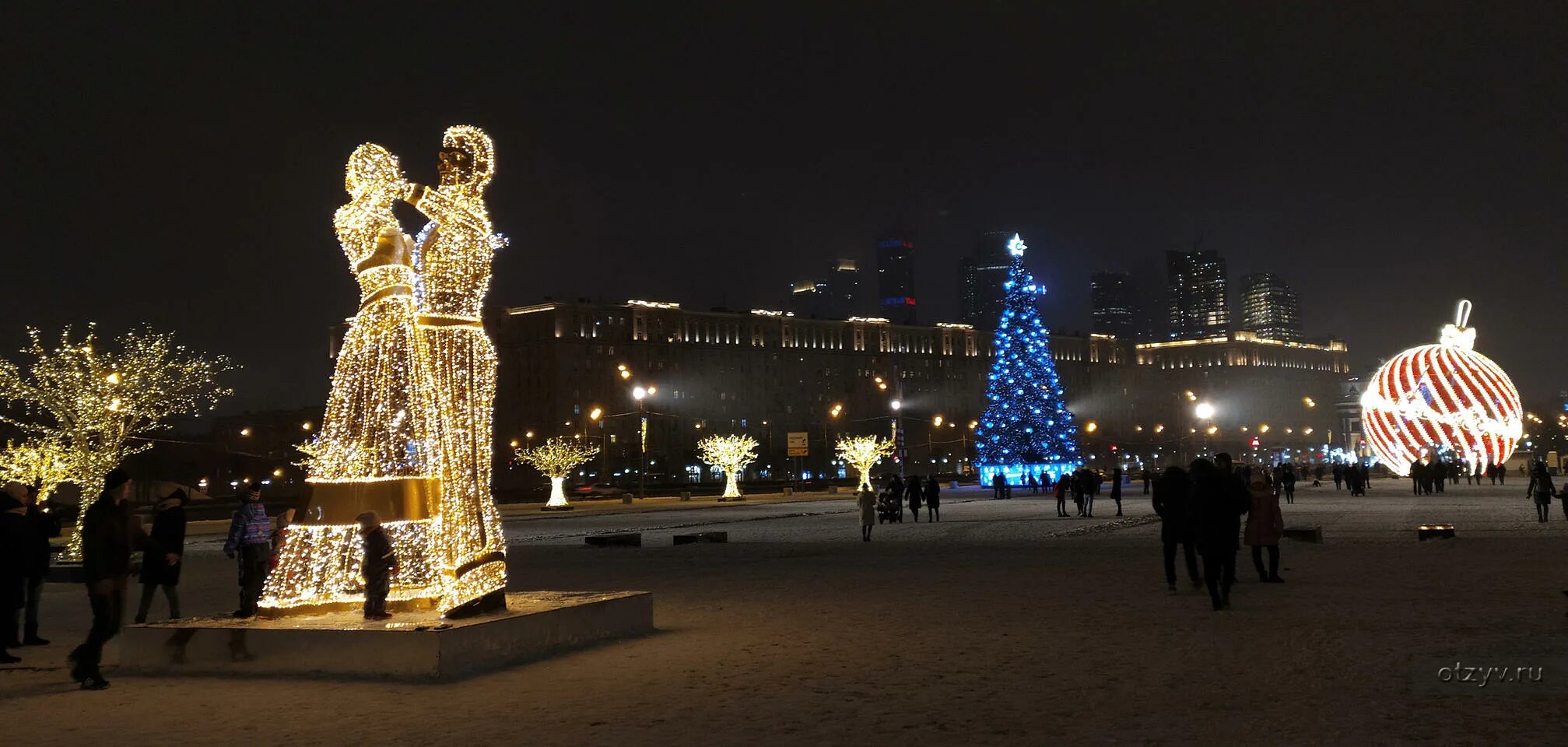 Втб все сложится елка 2022. Новогодняя елка вднх. Тула площадь ленина новый год 2021. Гум новогодняя ярмарка 2022. Выставка новогодних ёлок вгтрк смотрим 2020-2021 гум.